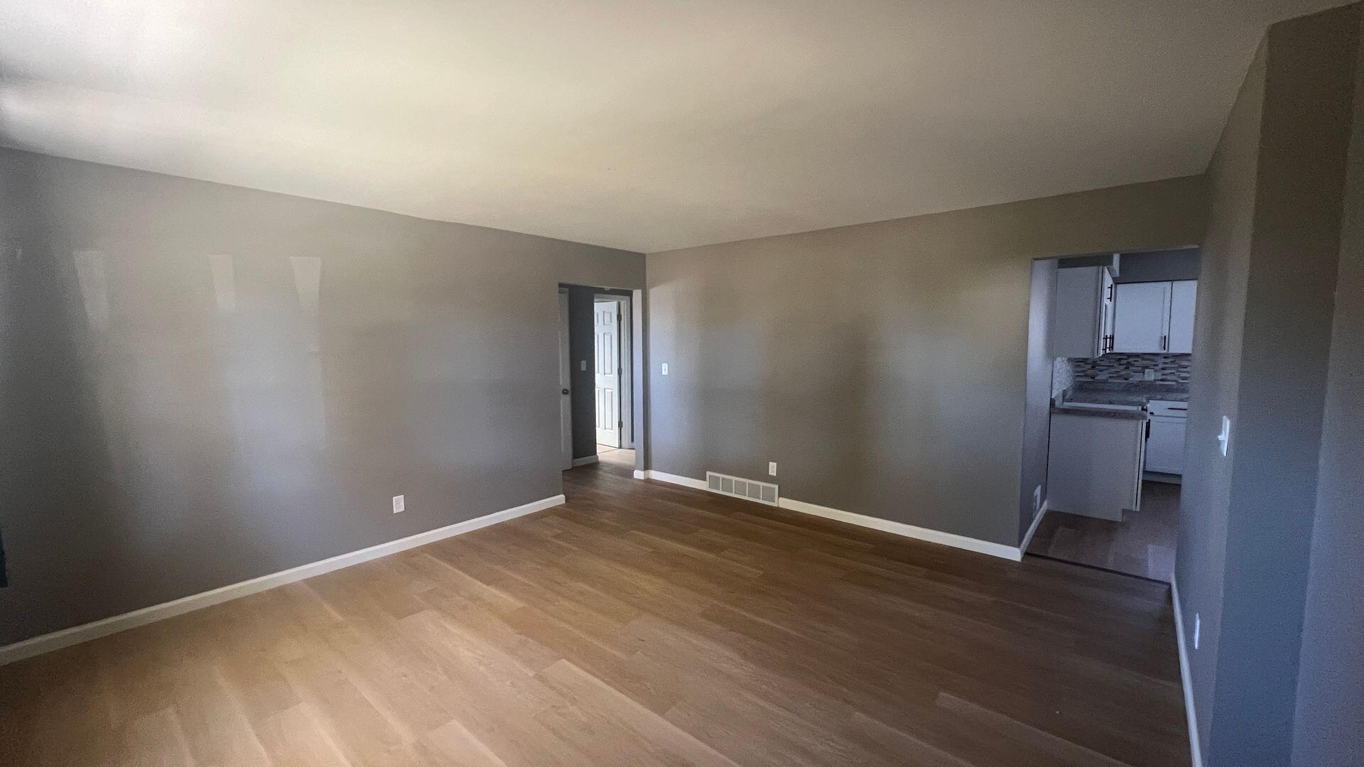 5922 North 84th Street, Unit LOWR Milwaukee, WI 53225 - Photo 6 of 24 e8b935d2-c130-4700-a178-3a0849ba2885