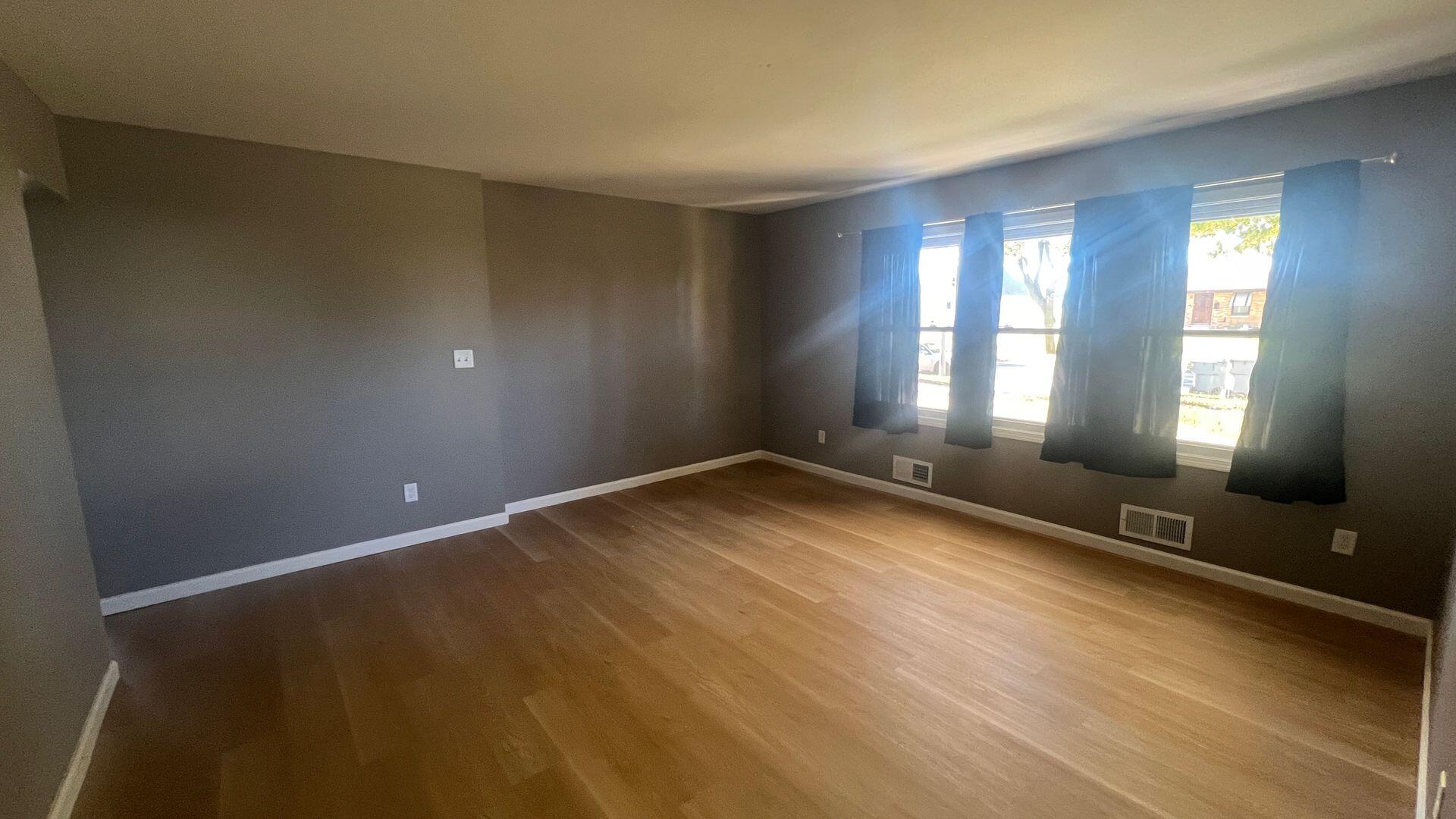 5922 North 84th Street, Unit LOWR Milwaukee, WI 53225 - Photo 9 of 24 1587f94b-b592-4303-8e56-12ff626e7817