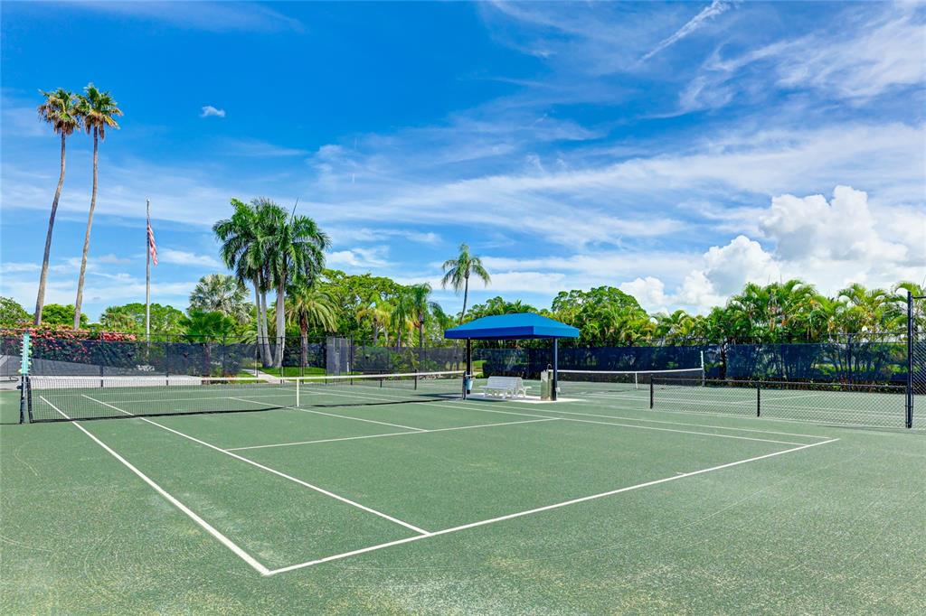 455 Longboat Club Road, Unit PH8 Longboat Key, FL 34228 - Photo 46 of 64 a view of a tennis court