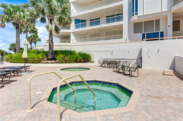 $2,999,999 | 455 Longboat Club Road, Unit PH8, Longboat Key, FL 34228