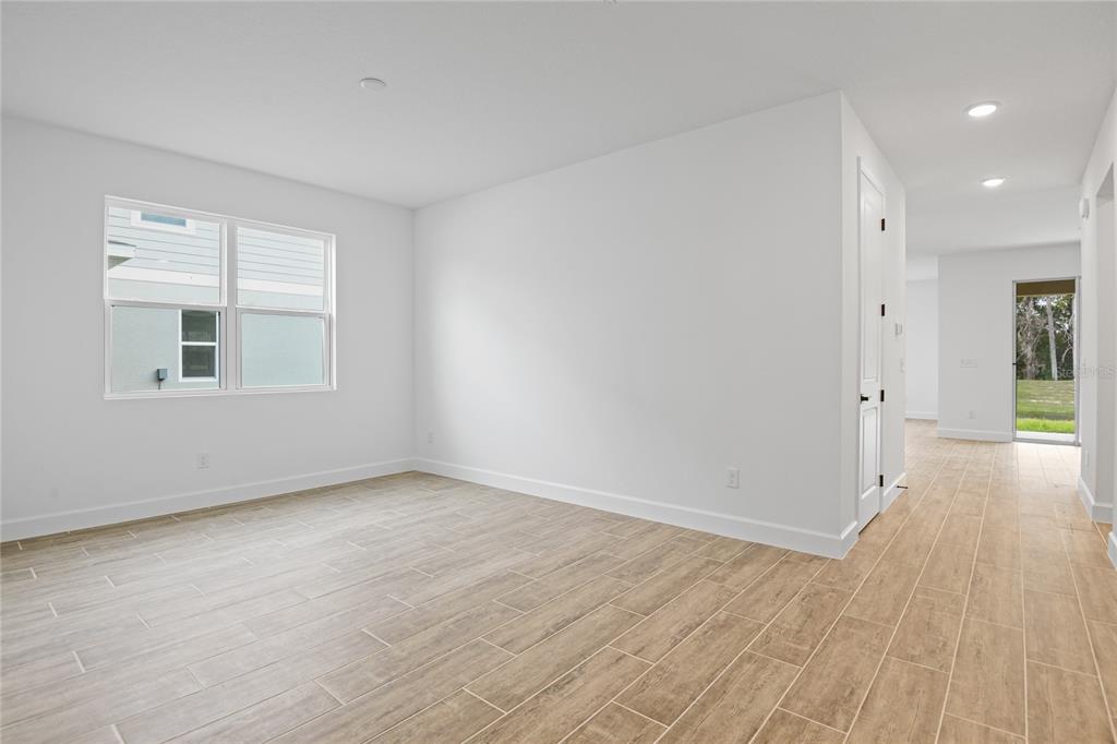 160 Waterstone Loop Tavares, FL 32778 - Photo 3 of 17