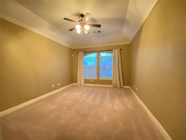 $2,590 | 204 Bailey Brook Lane, Dickinson, TX 77539