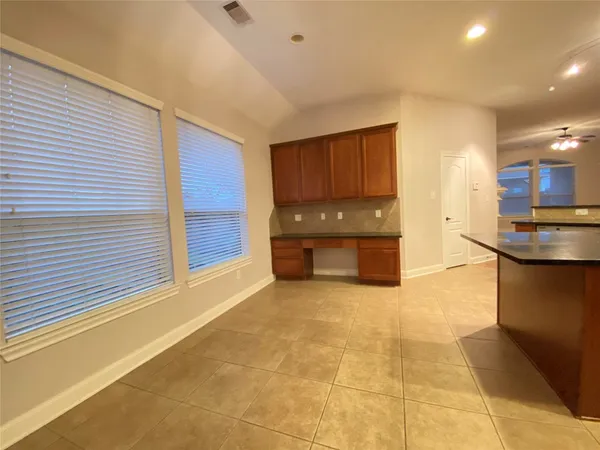 $2,590 | 204 Bailey Brook Lane, Dickinson, TX 77539