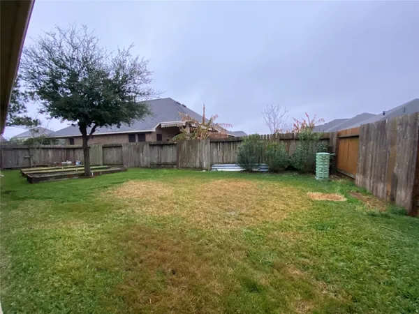 $2,590 | 204 Bailey Brook Lane, Dickinson, TX 77539