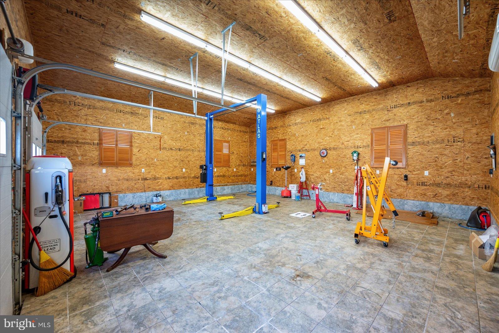 32271 West Road Frankford, DE 19945 - Photo 38 of 56 2 car detached garage w/work space & lift