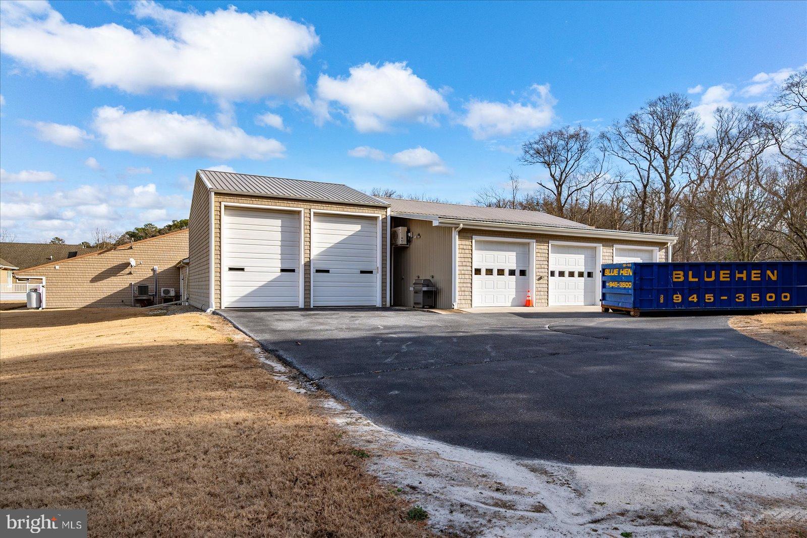 32271 West Road Frankford, DE 19945 - Photo 49 of 56 Modern garages with its own access