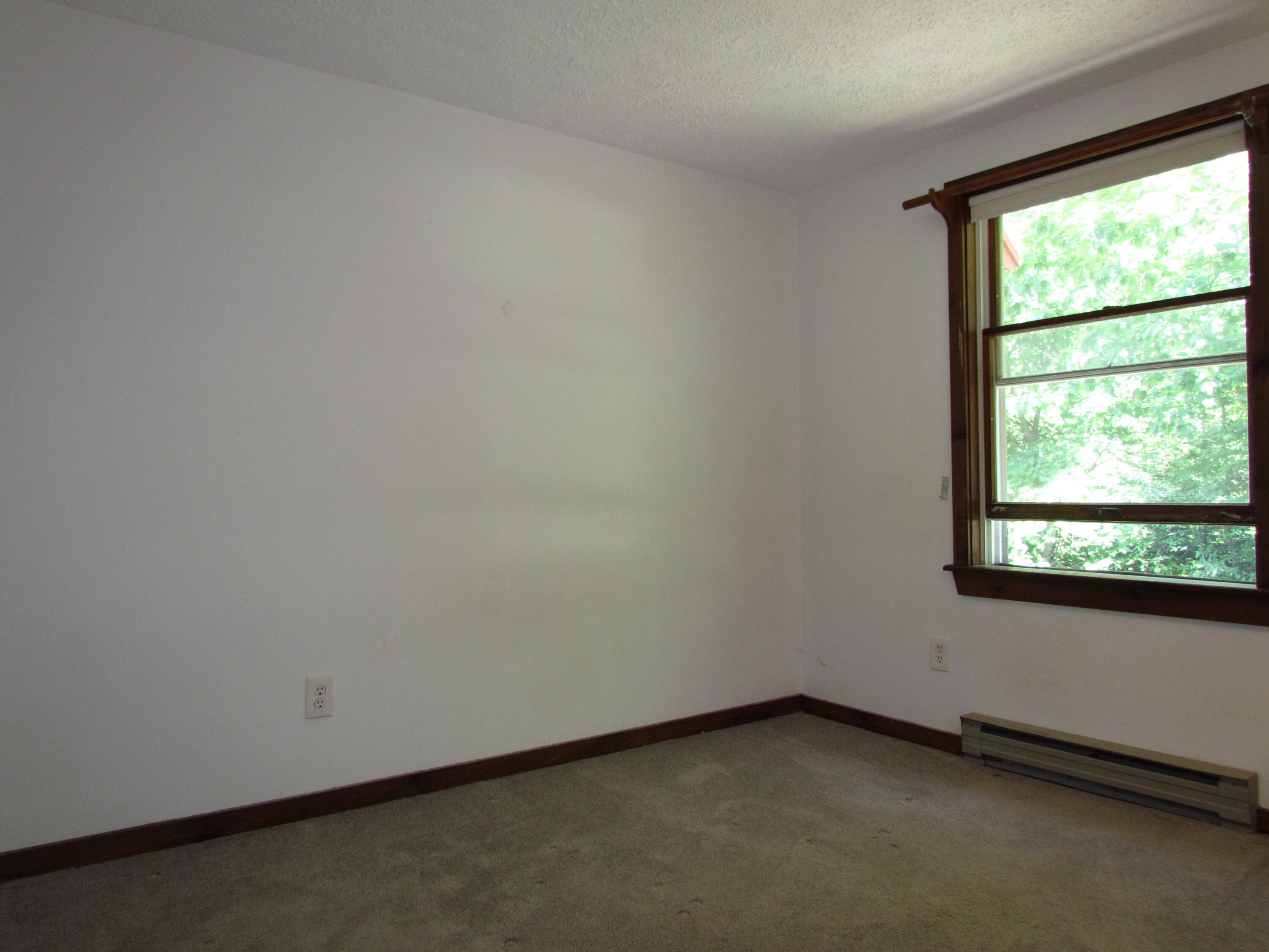 35 Munroe Lane, Unit 35 Topsham, ME 04086 - Photo 13 of 14 2nd Bedroom
