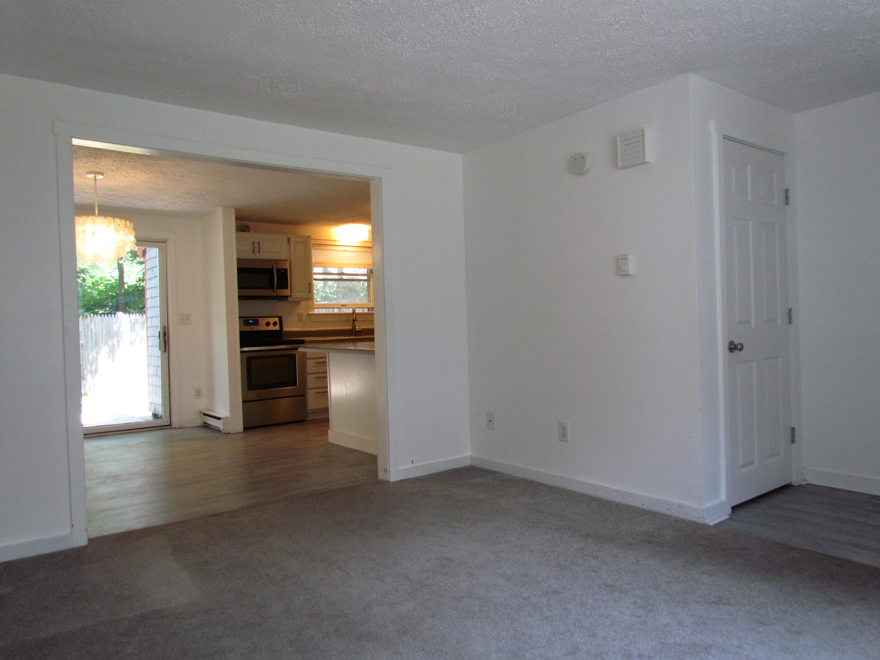 35 Munroe Lane, Unit 35 Topsham, ME 04086 - Photo 3 of 14 Spacious