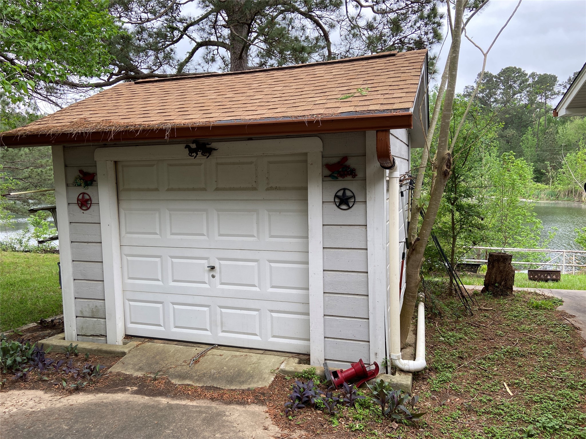 321 Broken Arrow Trail Goodrich, TX 77335 - Photo 8 of 31 storage/workshop
