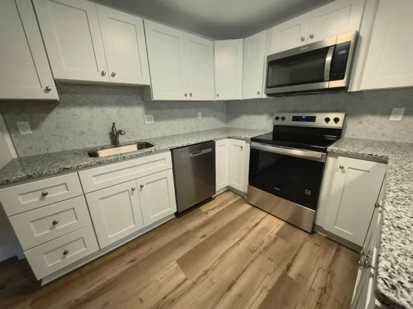 $2,650 | 390 Union Avenue, Unit #1, Laconia, NH 03246