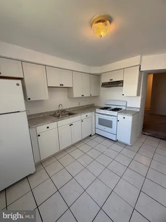 $1,800 | 462 Lyceum Avenue, Unit 2, Philadelphia, PA 19128