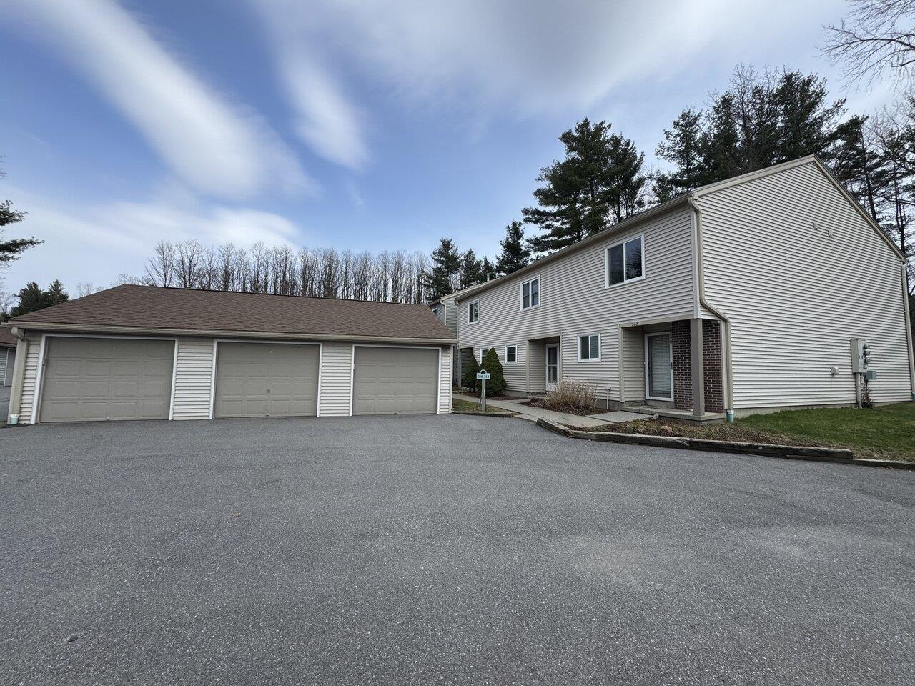 212 Locust Hill Road Shelburne, VT 05482 - Photo 18 of 28 Gallery Image 18