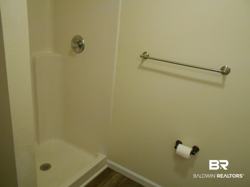 13408 Pendix Road Summerdale, AL 36580 - Photo 17 of 31 Hall bathroom