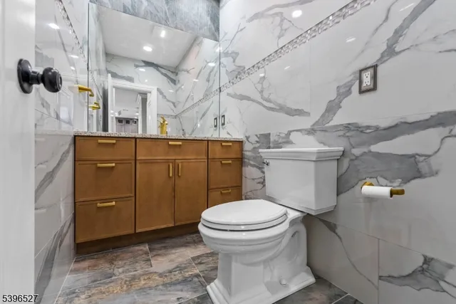 $2,100,000 | 45 Dietrich Lane, North Haledon, NJ 07508