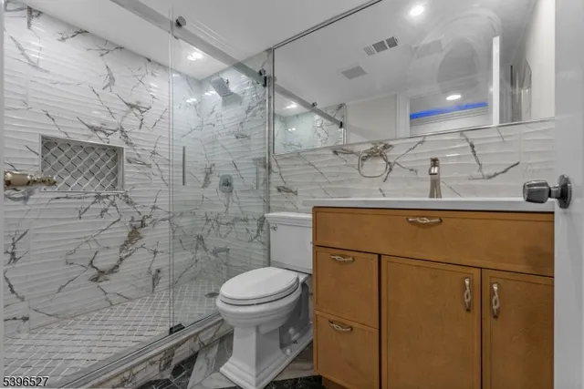 $2,100,000 | 45 Dietrich Lane, North Haledon, NJ 07508