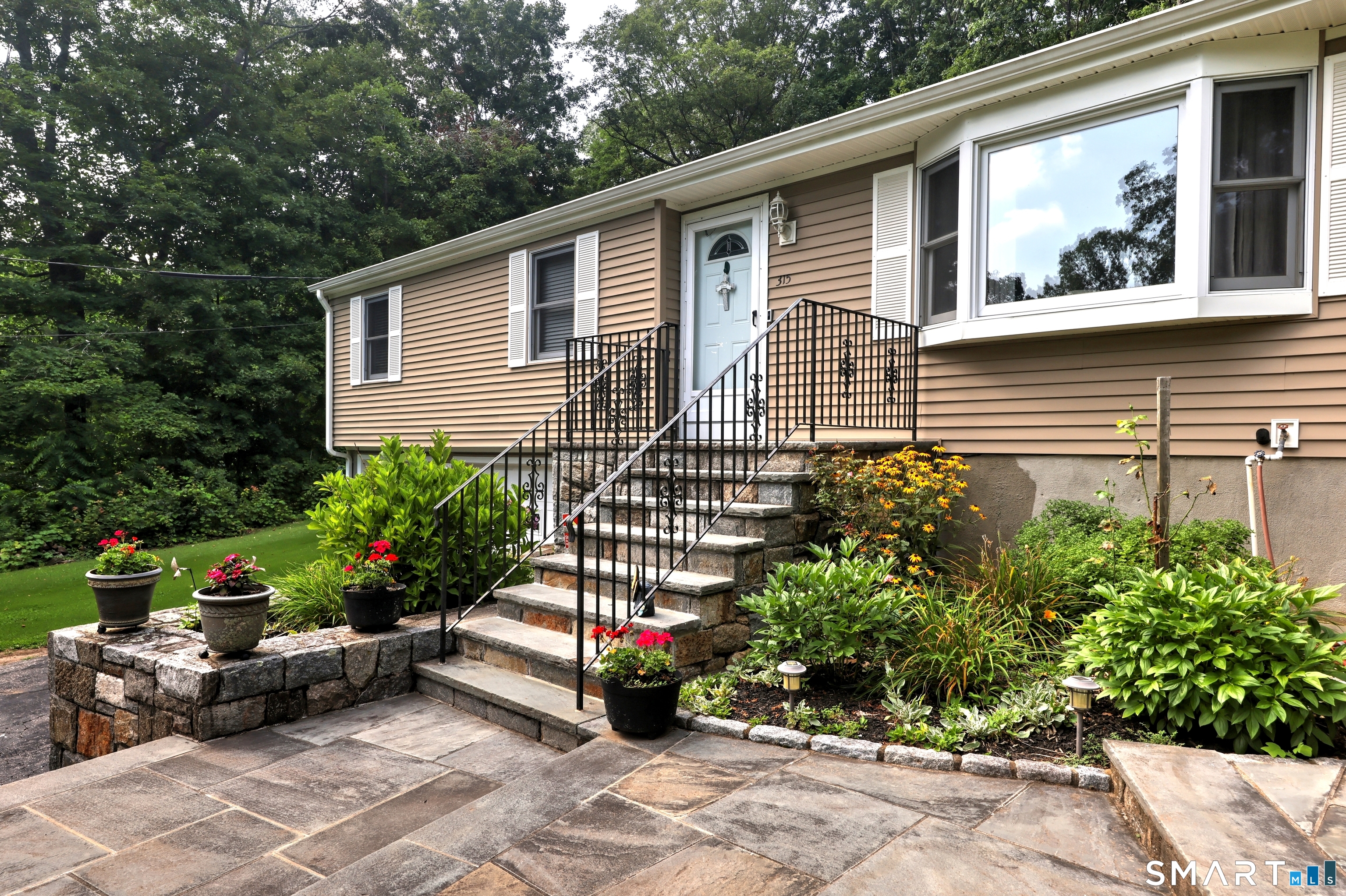 315 Buddington Road Shelton, CT 06484 - Photo 3 of 31 Gallery Image 3