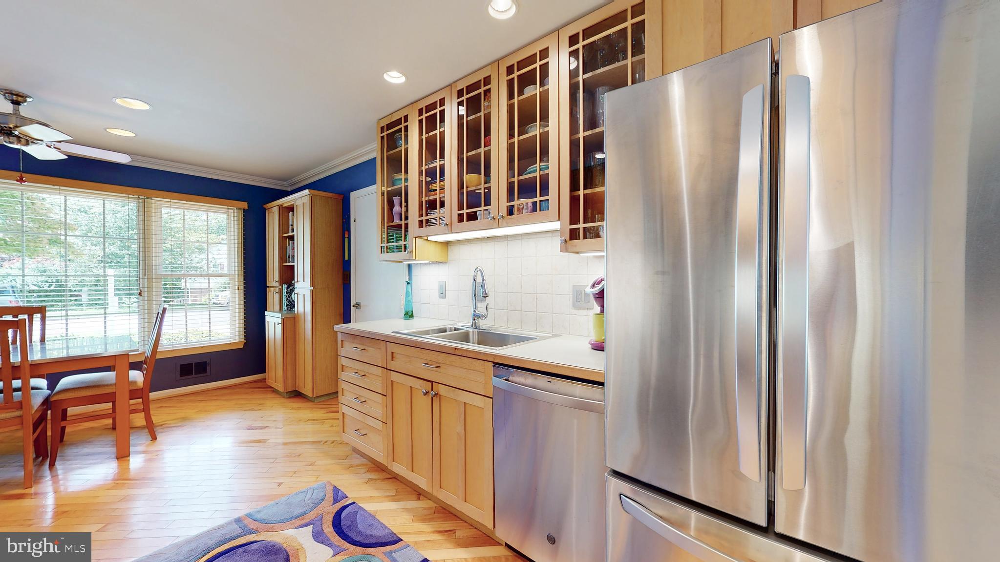 7919 St George Court Springfield, VA 22153 - Photo 9 of 51 Beautiful Hardwood Floors!