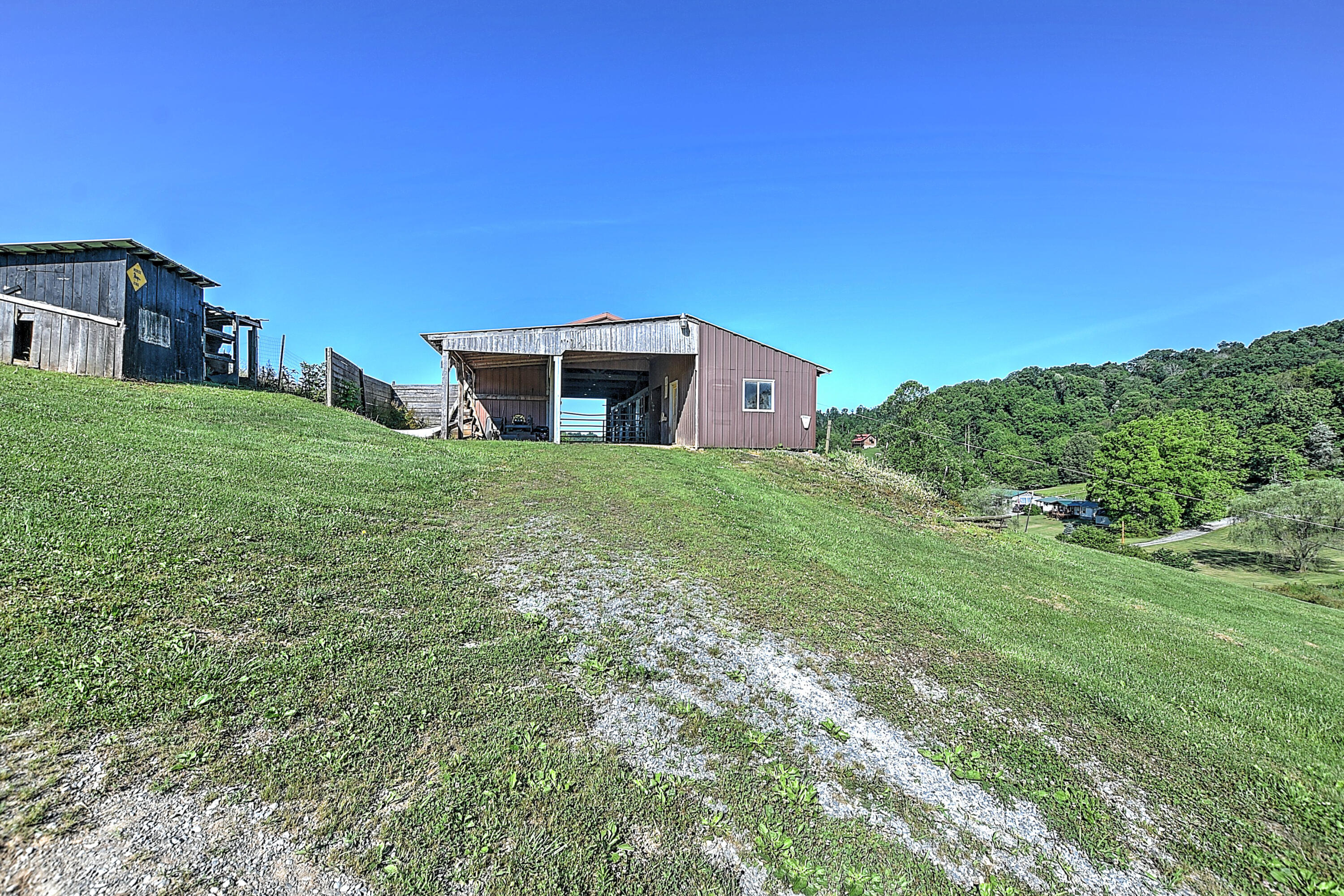 392 Cook Hollow Road Bristol, TN 37620 - Photo 29 of 47 392 Cooks Hollow-30