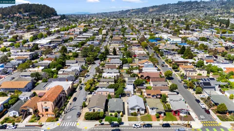 $1,088,000 | 1037 Stannage Avenue, Albany, CA 94706