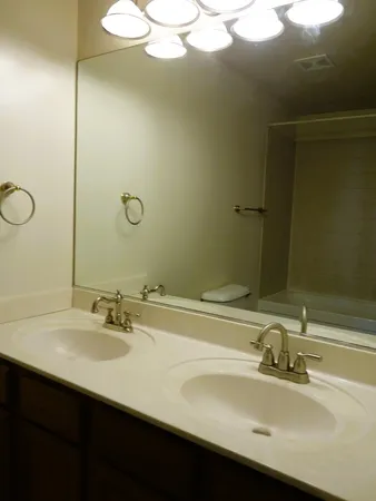 $2,750 | 642 Diamond Pointe Drive, Mundelein, IL 60060