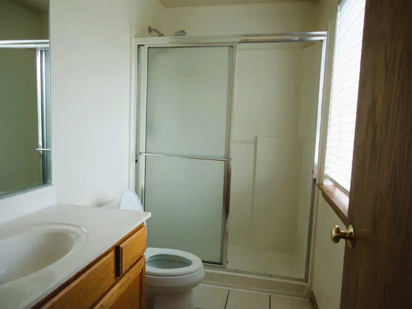 $2,750 | 642 Diamond Pointe Drive, Mundelein, IL 60060