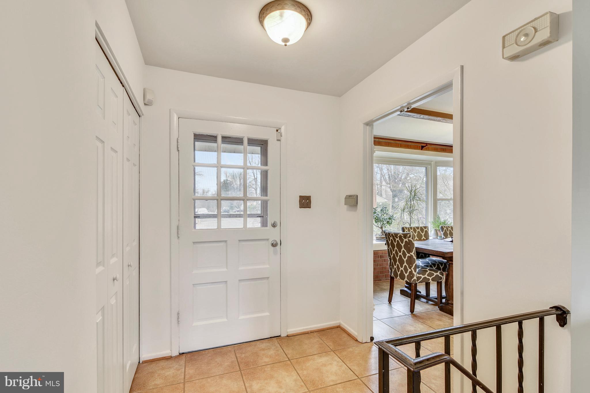 10021 Ranger Road Fairfax, VA 22030 - Photo 3 of 30 Foyer Entry