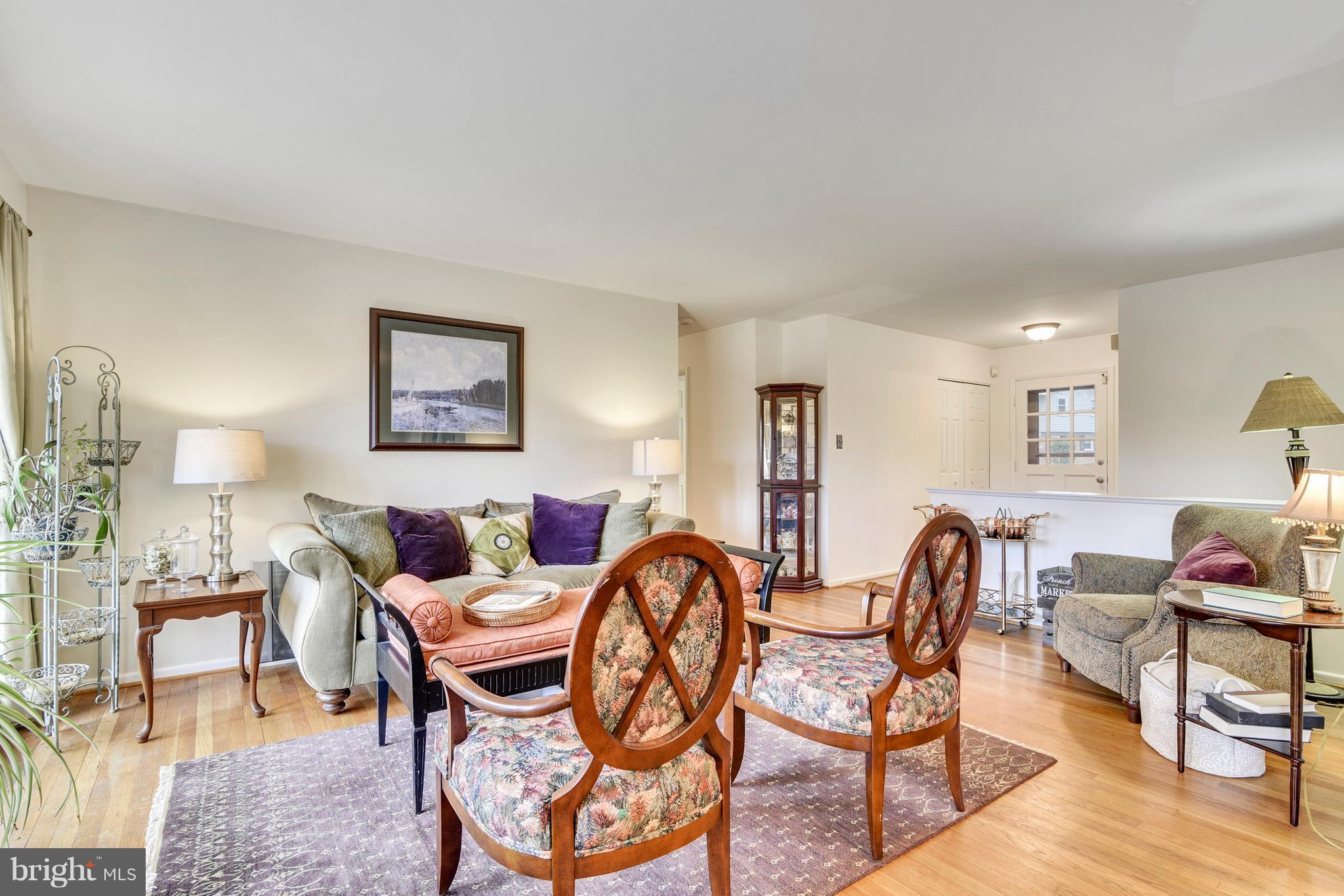 10021 Ranger Road Fairfax, VA 22030 - Photo 10 of 30 Living Room