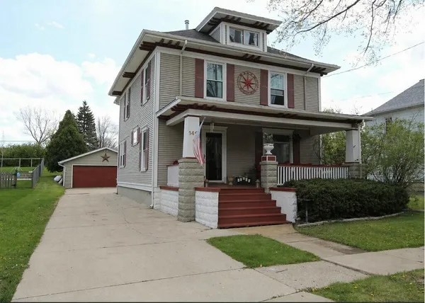 $389,900 | 140 Kendall Street, Burlington, WI 53105