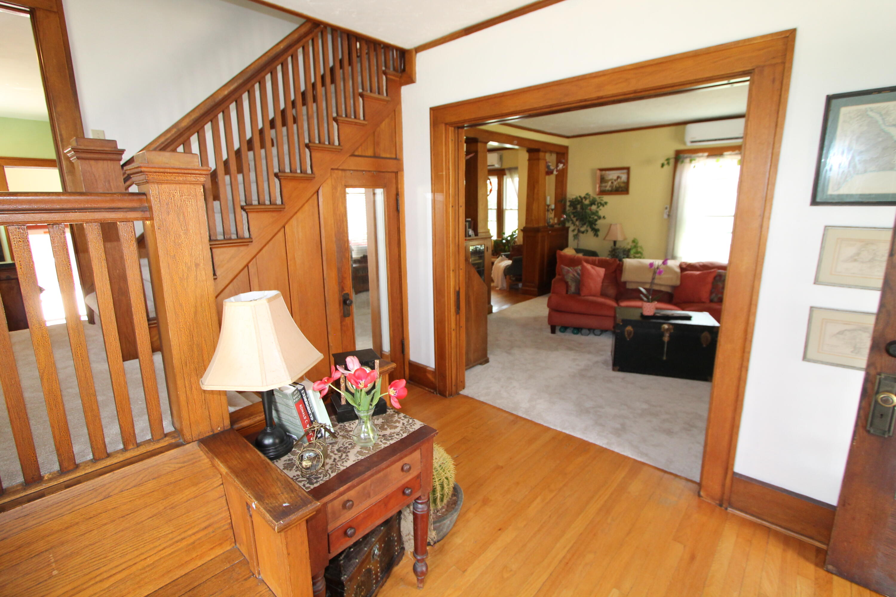140 Kendall Street Burlington, WI 53105 - Photo 13 of 33 staircase