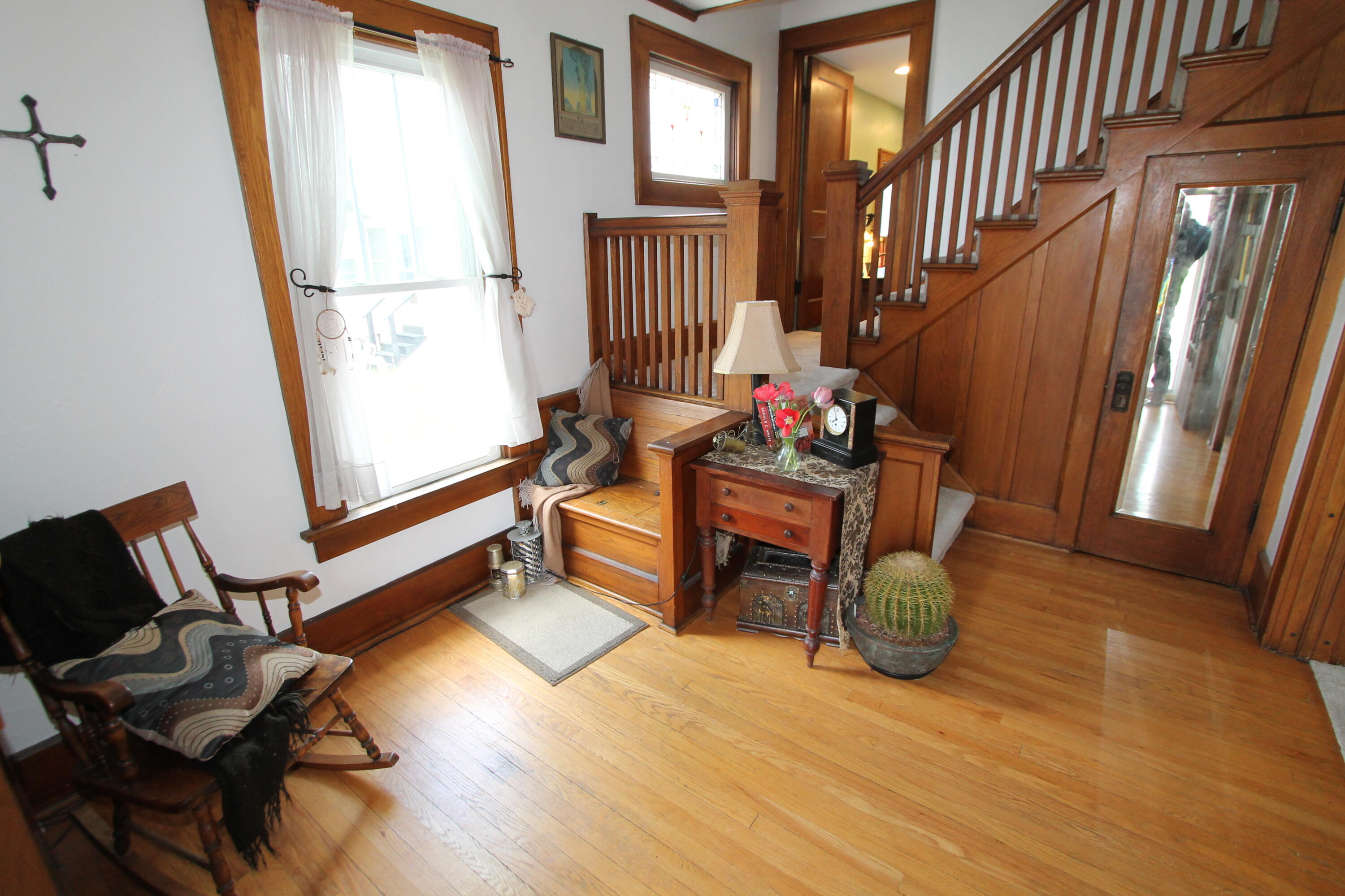 140 Kendall Street Burlington, WI 53105 - Photo 14 of 33 staircase