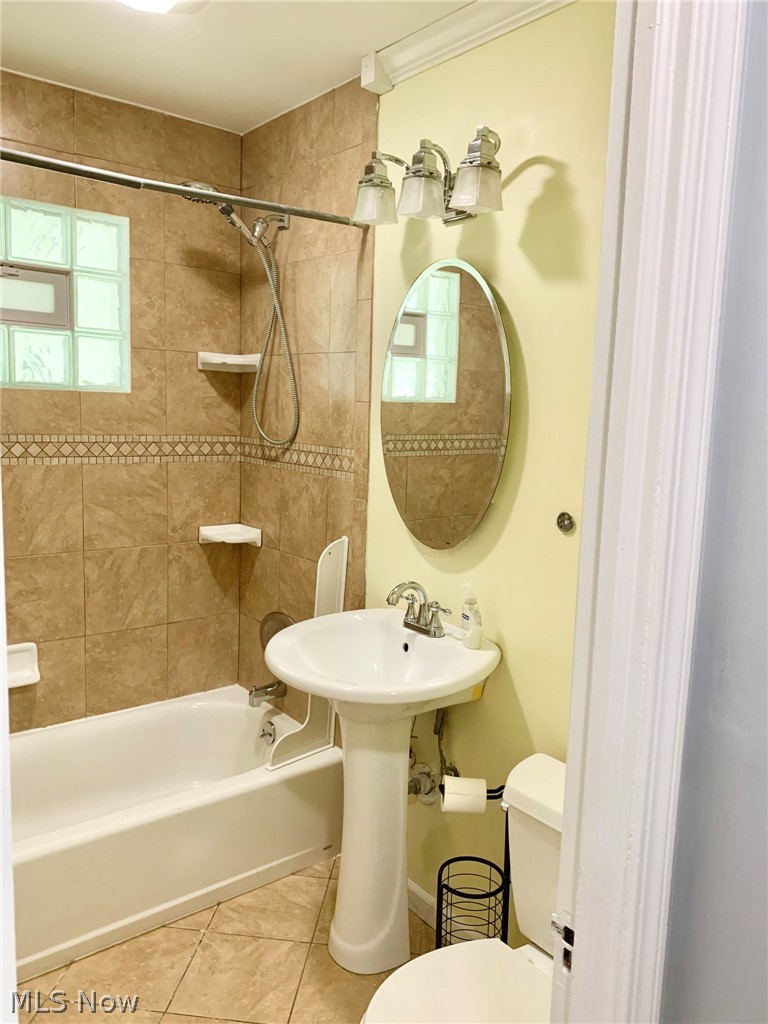 1633 Lander Road Cleveland, OH 44124 - Photo 8 of 32