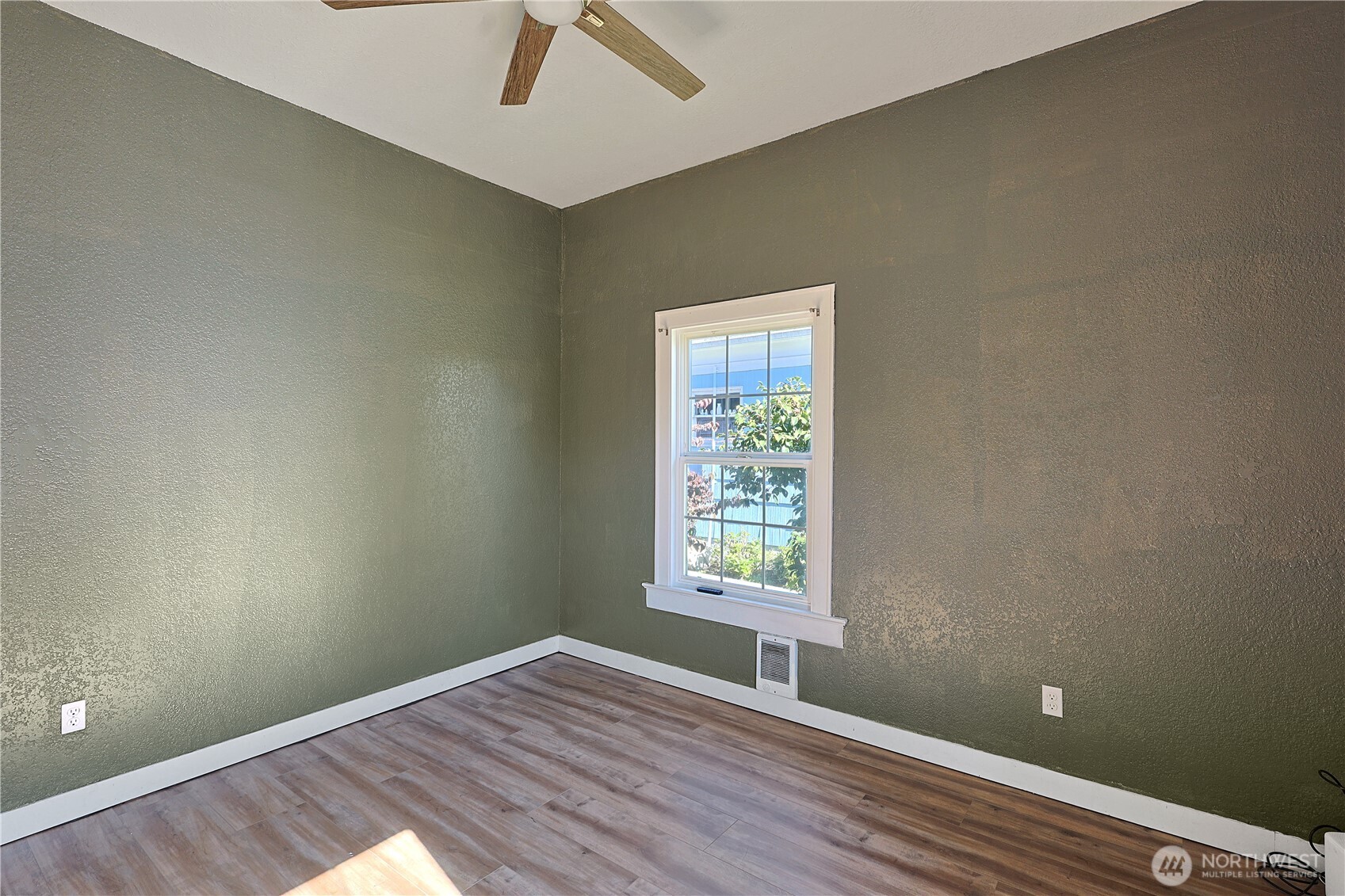 277 Southwest Lewis Street Chehalis, WA 98532 - Photo 7 of 14 Gallery Image 7