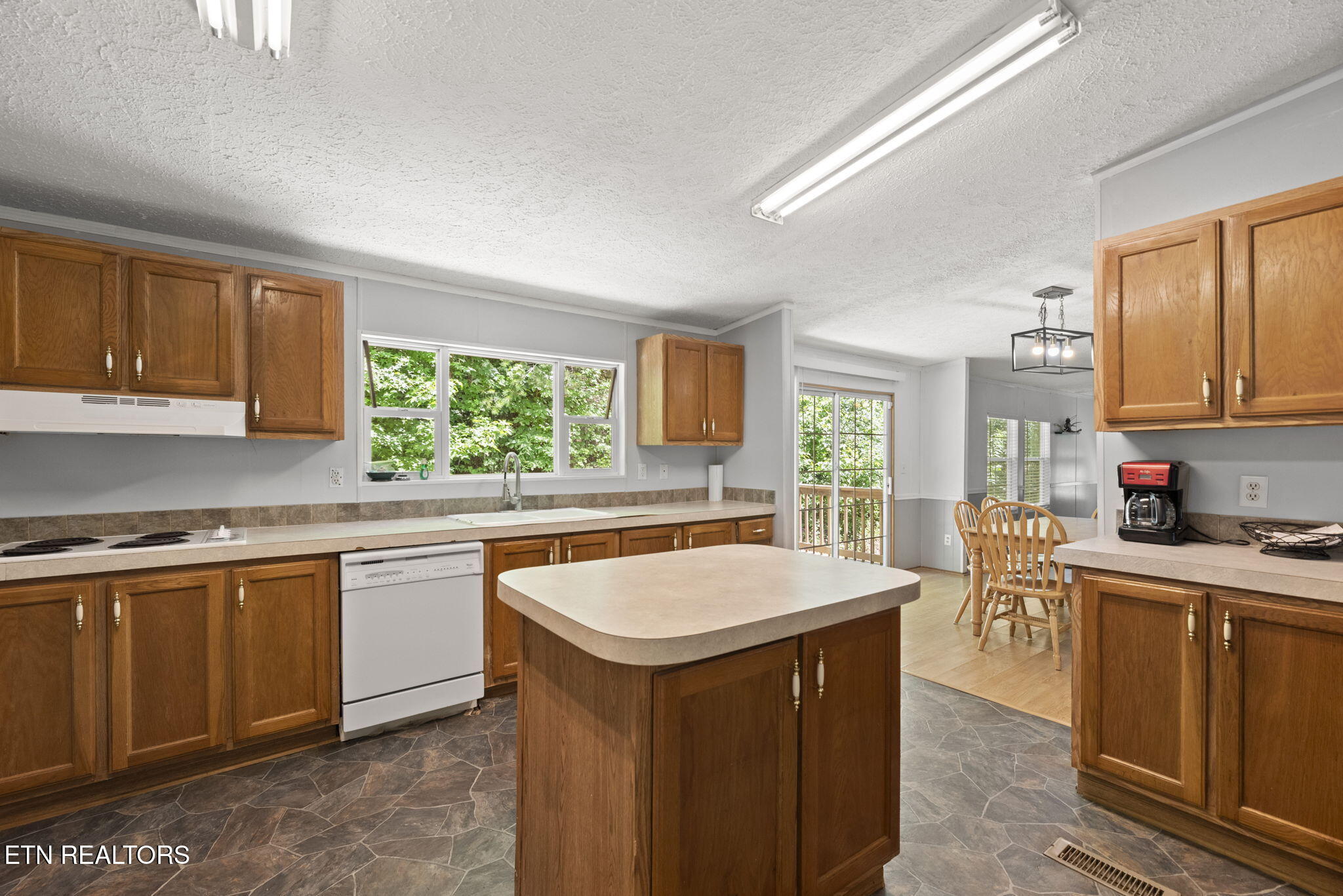 442 Half Moon Road Oliver Springs, TN 37840 - Photo 13 of 47 13-web-or-mls-HlfMn442 (48)