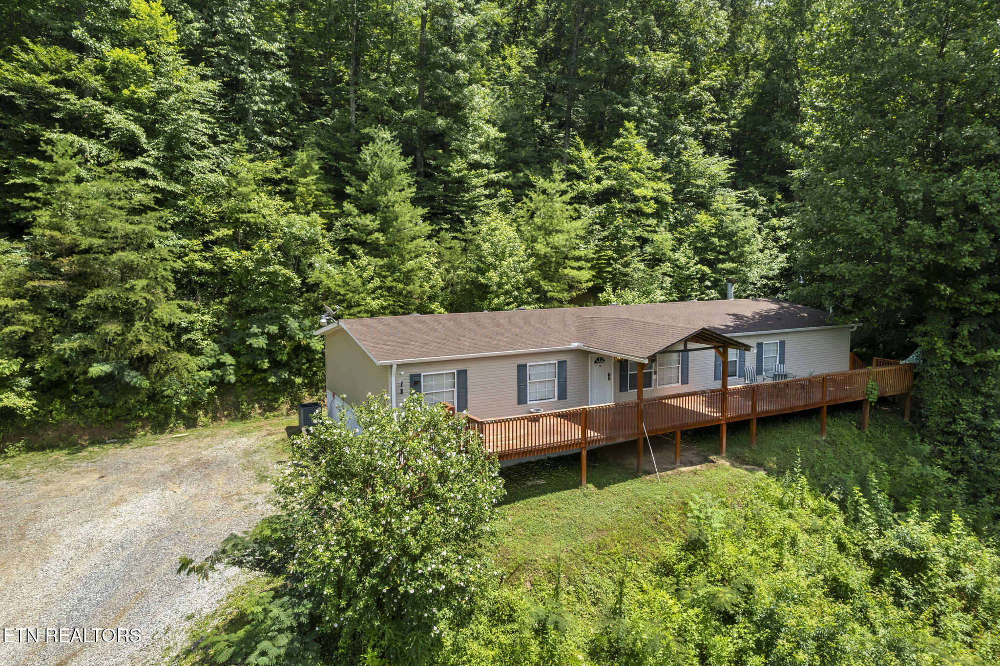 442 Half Moon Road Oliver Springs, TN 37840 - Photo 2 of 47 2-web-or-mls-DJI_0448