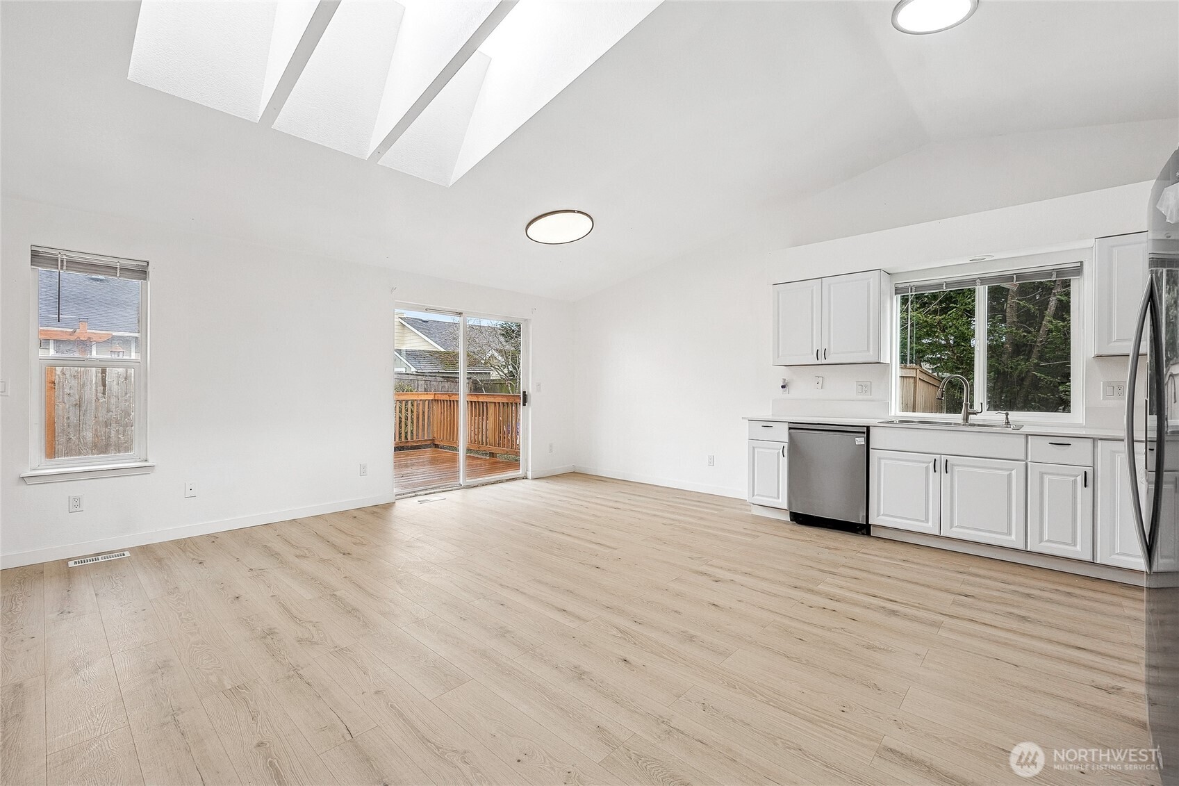 5933 59th Loop Southeast Lacey, WA 98513 - Photo 5 of 11 Gallery Image 5