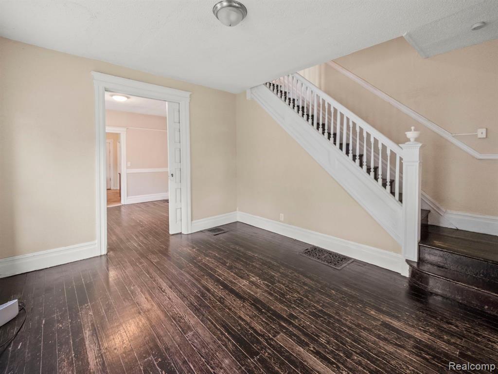 1789 Field Street Detroit, MI 48214 - Photo 12 of 49
