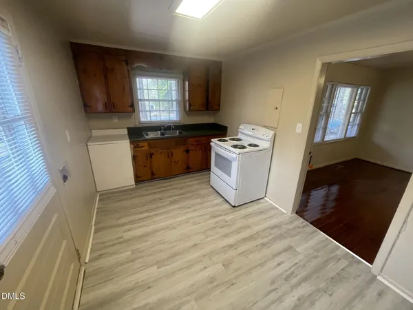 $1,050 | 429 Rose Lane, Raleigh, NC 27610