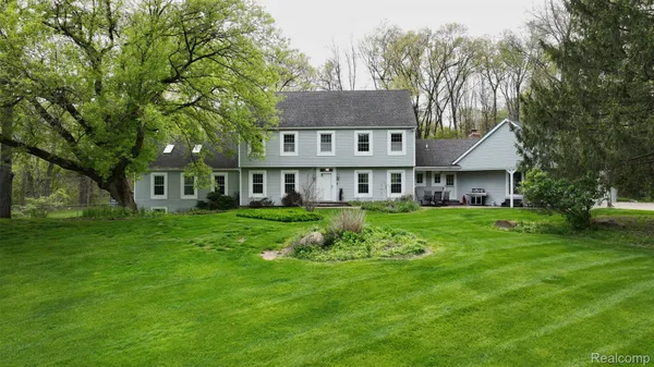 $949,000 | 10300 Clark Road, Davisburg, MI 48350
