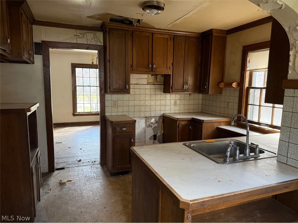 16173 Glynn Road East Cleveland, OH 44112 - Photo 13 of 37