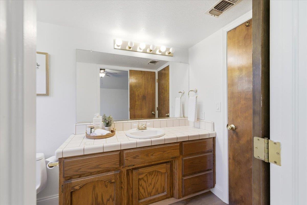 7095 Murdock Way Carmichael, CA 95608 - Photo 22 of 58