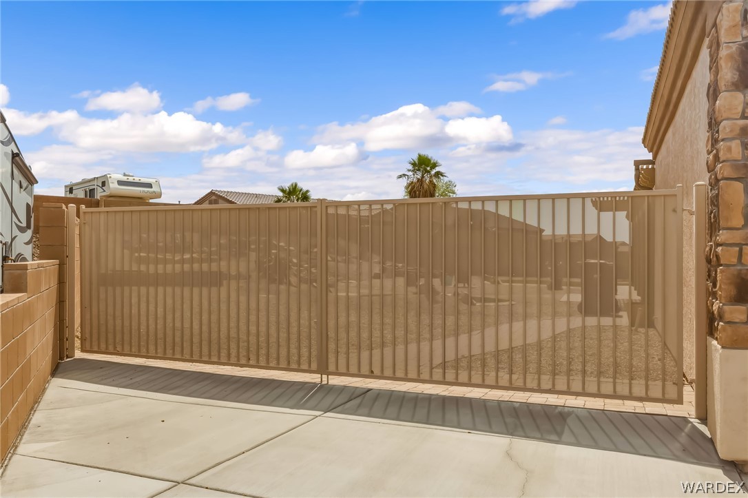 2708 Discovery Road Bullhead City, AZ 86442 - Photo 8 of 90 a view of a building
