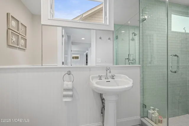 $8,000 | 5 Shrewsbury Way, Sea Bright, NJ 07760