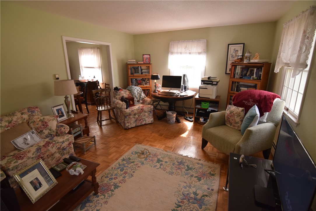 8 Pequot Avenue Westerly, RI 02891 - Photo 8 of 33