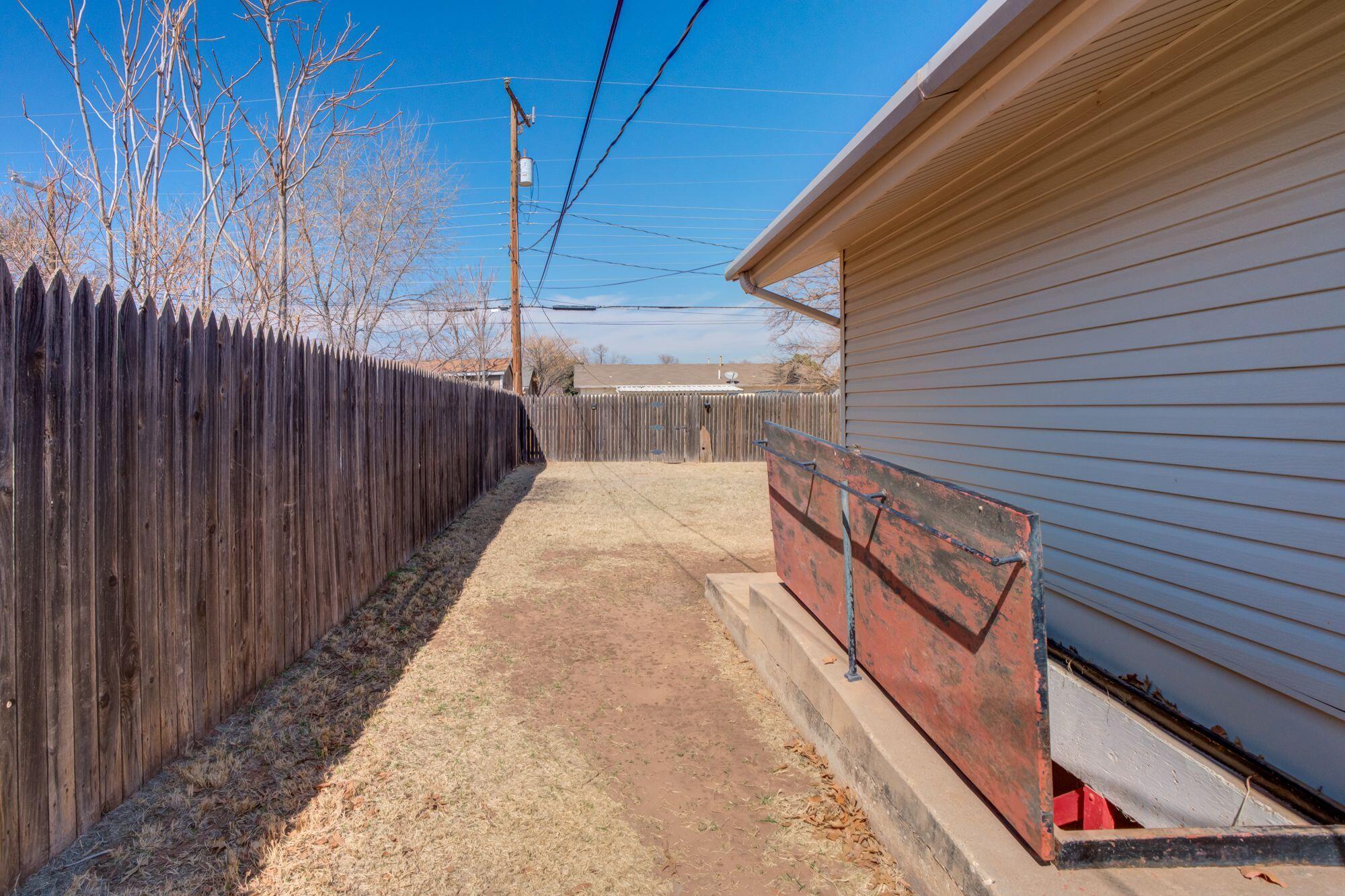 5206 42nd Street Lubbock, TX 79414 - Photo 33 of 35 dav3