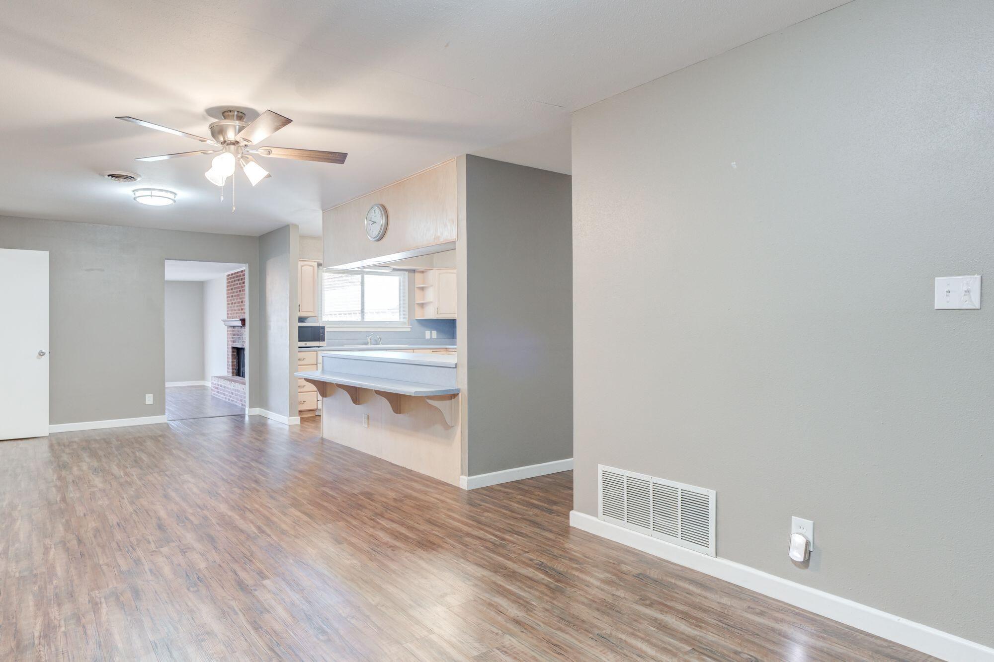 5206 42nd Street Lubbock, TX 79414 - Photo 8 of 35 dav28
