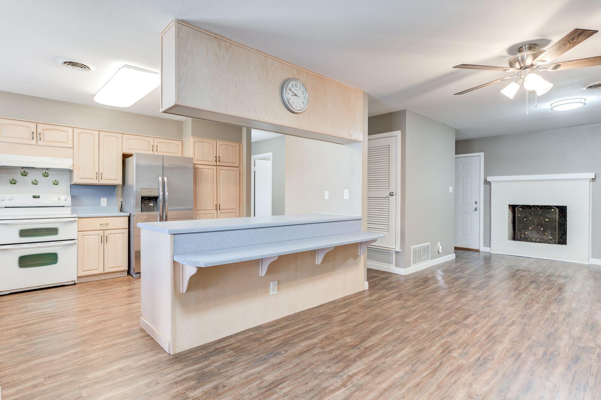 5206 42nd Street Lubbock, TX 79414 - Photo 9 of 35 dav24