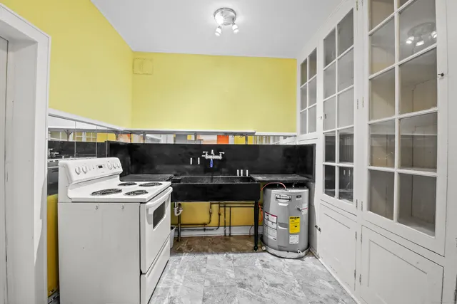 $2,100 | 360 Main Street, Unit 3B, Middletown, CT 06457