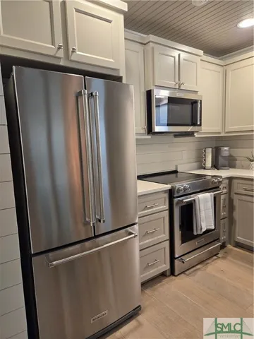 $2,700 | 1318 Wilmington Island Road, Unit A, Savannah, GA 31410