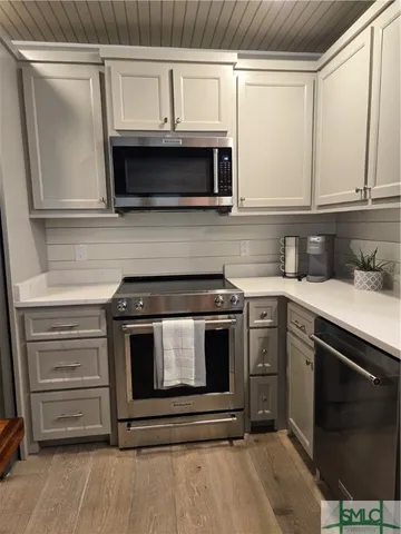 $2,700 | 1318 Wilmington Island Road, Unit A, Savannah, GA 31410