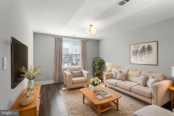 $1,950 | 1219 K Street Northeast, Unit 209, Washington, DC 20002